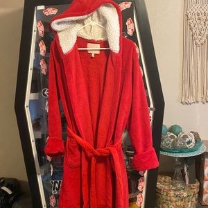 Super soft and comfy women’s robe with hood